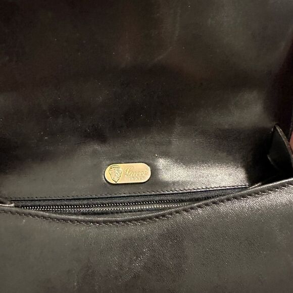 Gucci leather and gold metal shoulder bag - Picture 10 of 11